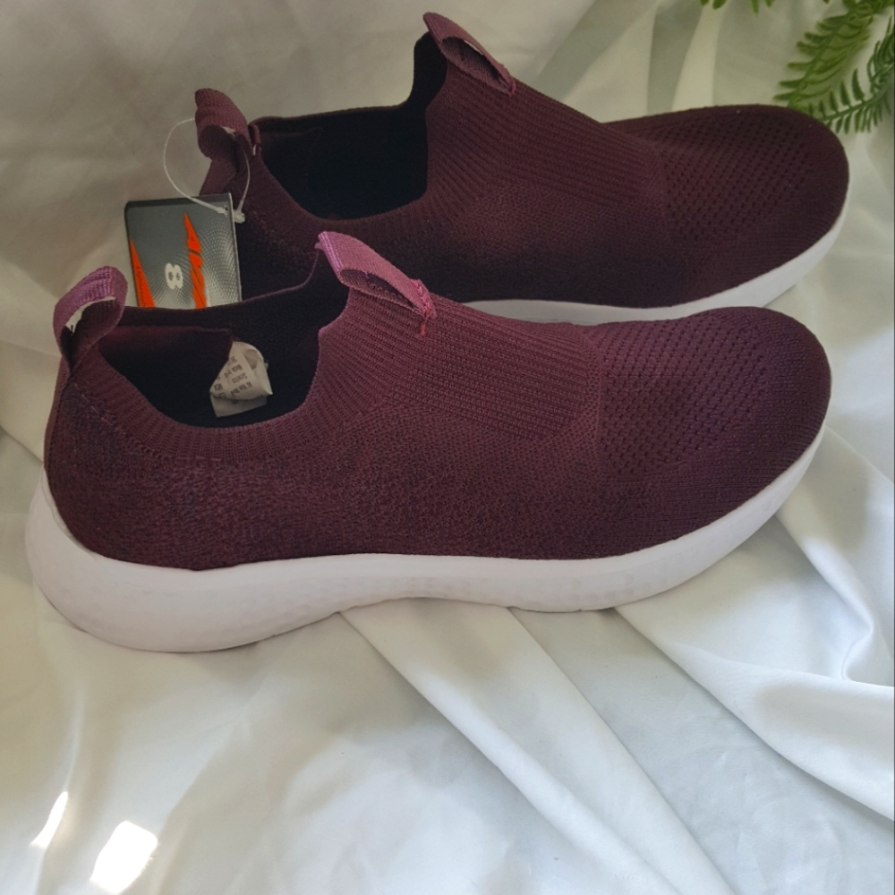 NWT Avia Women's Burgundy Slip On Sneakers 8
